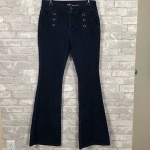 Cute high waisted bell bottom jeans size 10